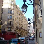 Le Vingt 2* פריז