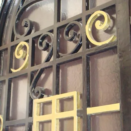 Le Vingt Hotel