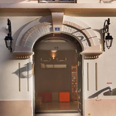 Le Vingt Hotel 2*